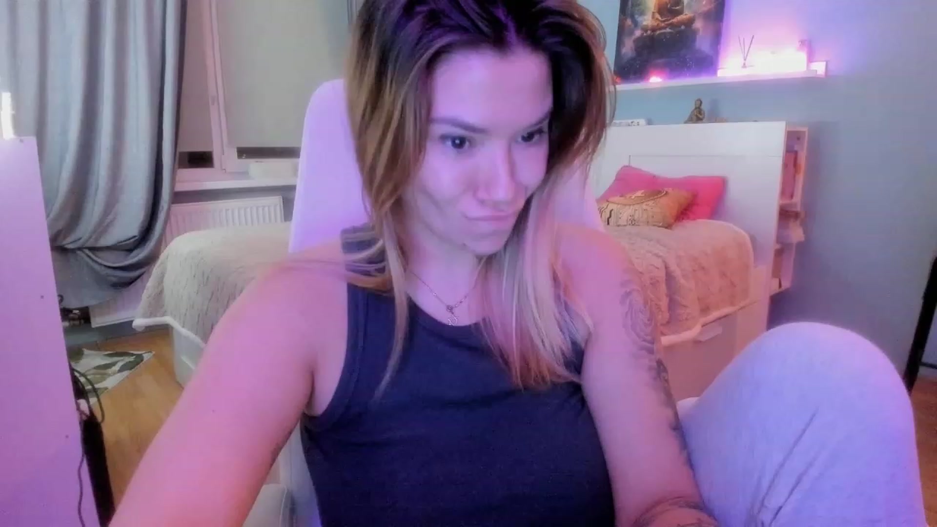 Gallery image thumbnail from NickyBlein's myfreecams stream on, 11/09/2023, 16:56 image 11 of 20