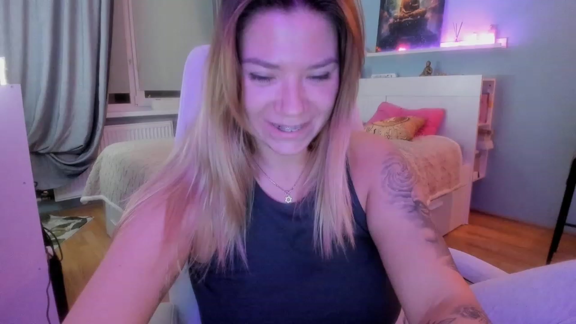 Gallery image thumbnail from NickyBlein's myfreecams stream on, 11/09/2023, 16:56 image 6 of 20