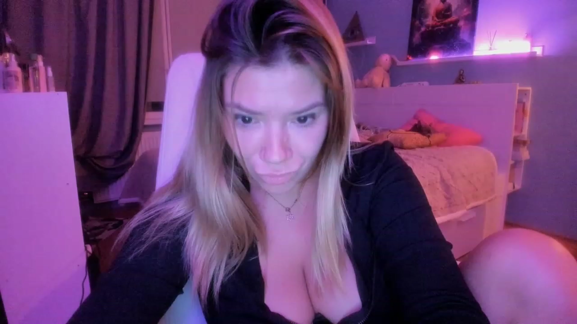 Gallery image thumbnail from NickyBlein's myfreecams stream on, 11/09/2023, 18:57 image 15 of 20