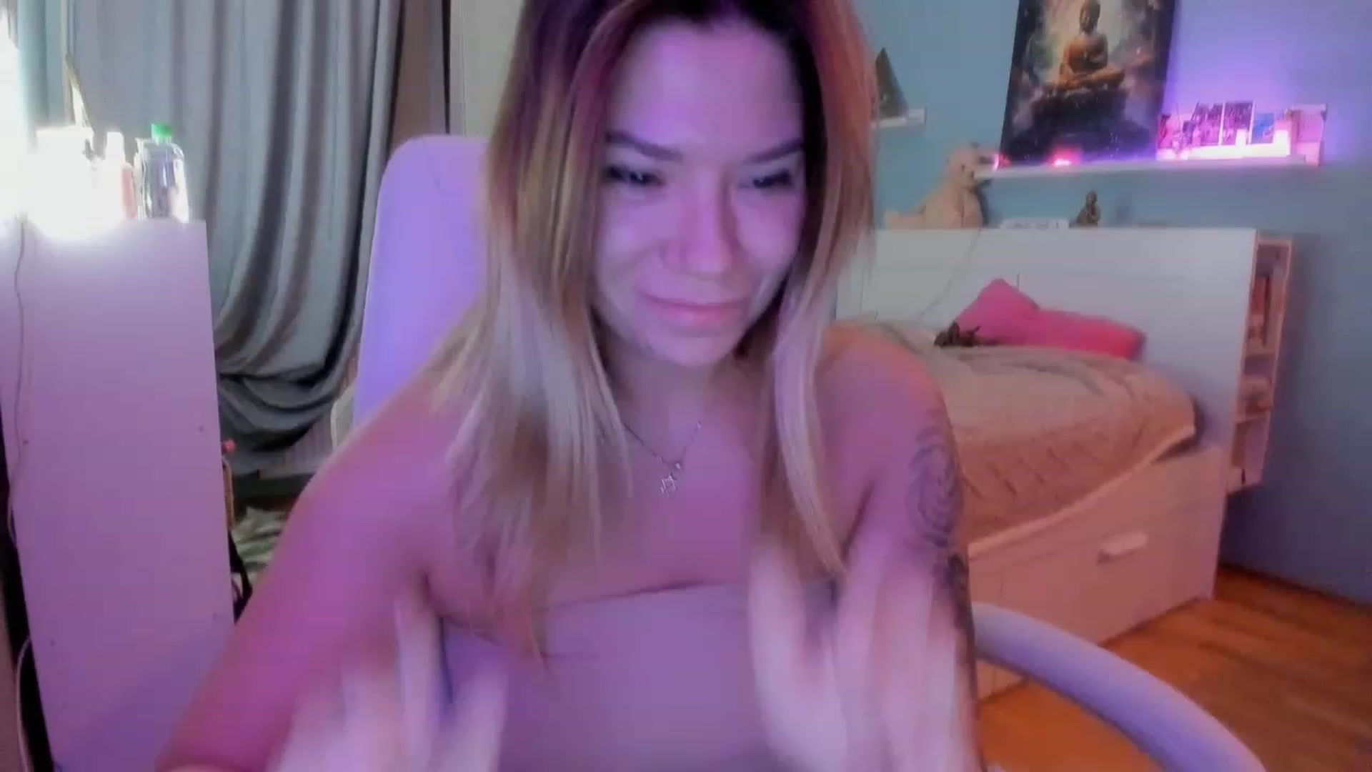 Gallery image thumbnail from NickyBlein's myfreecams stream on, 11/10/2023, 18:24 image 11 of 20