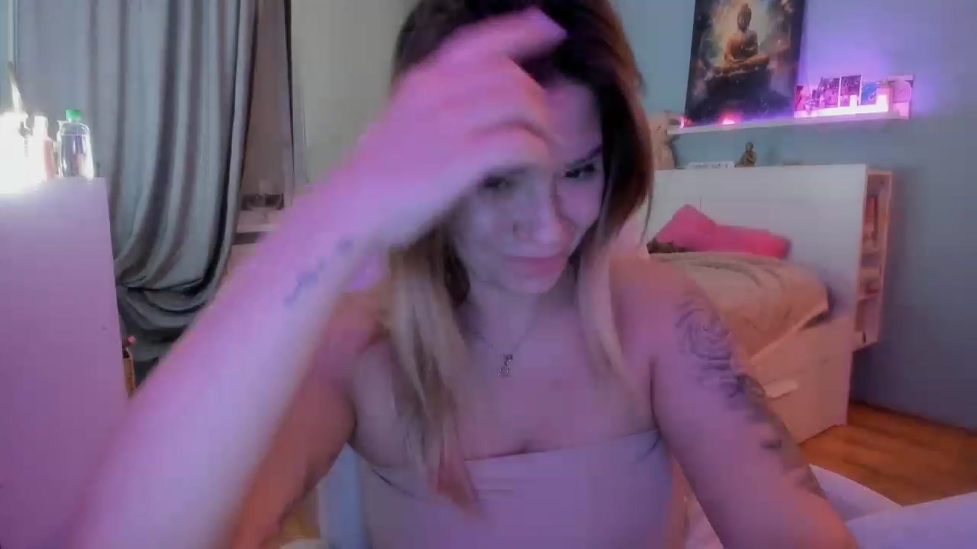 Gallery image thumbnail from NickyBlein's myfreecams stream on, 11/10/2023, 18:24 image 4 of 20