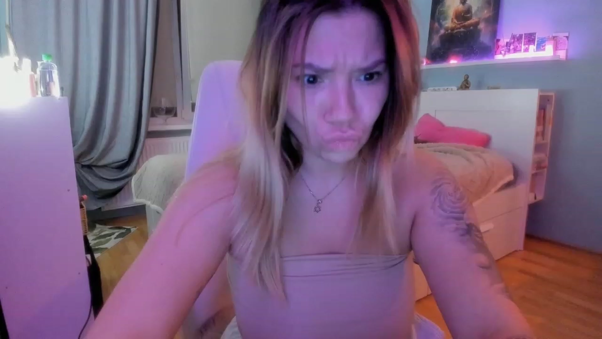 Gallery image thumbnail from NickyBlein's myfreecams stream on, 11/10/2023, 18:24 image 9 of 20