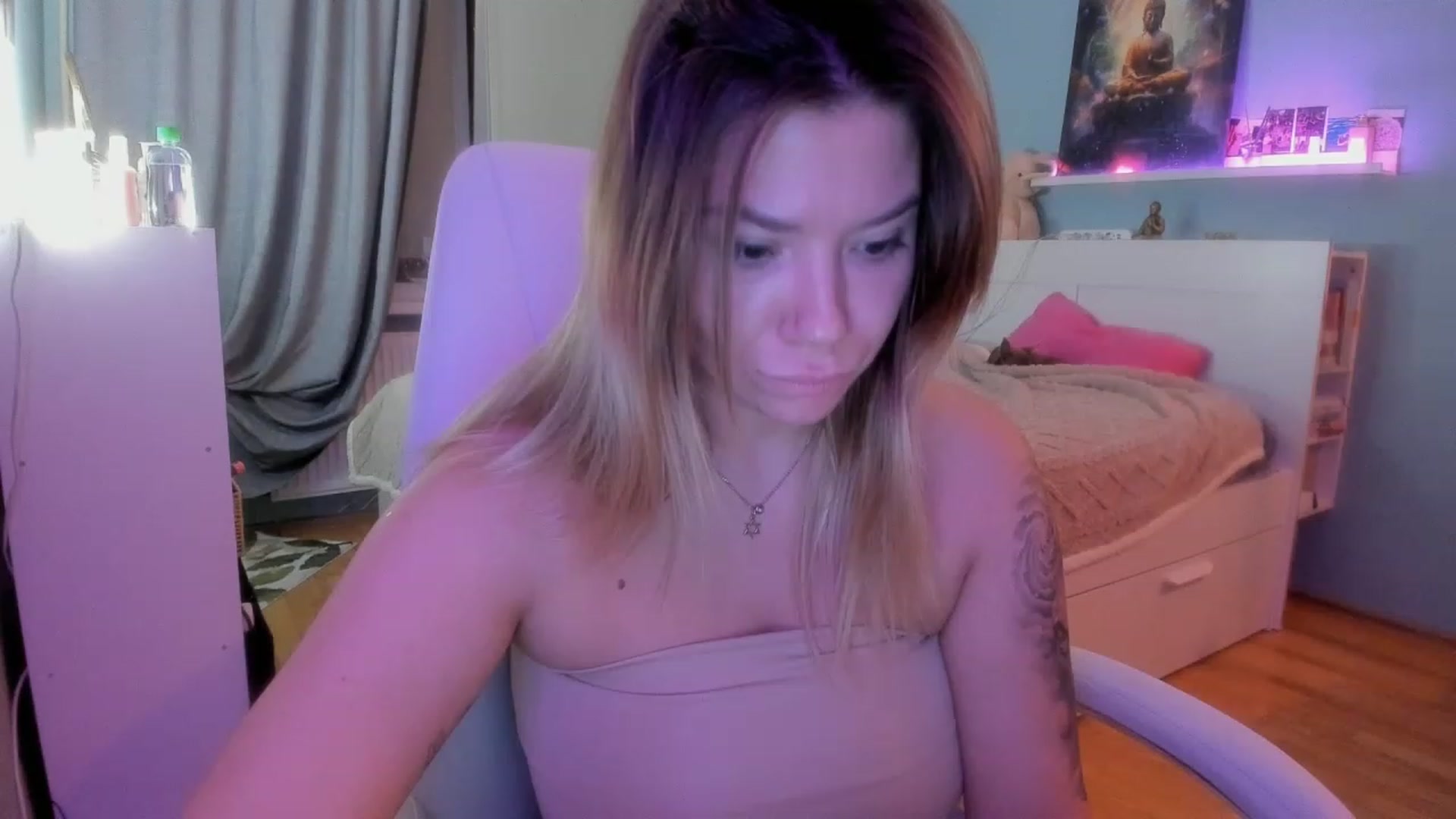 Gallery image thumbnail from NickyBlein's myfreecams stream on, 11/10/2023, 18:24 image 12 of 20
