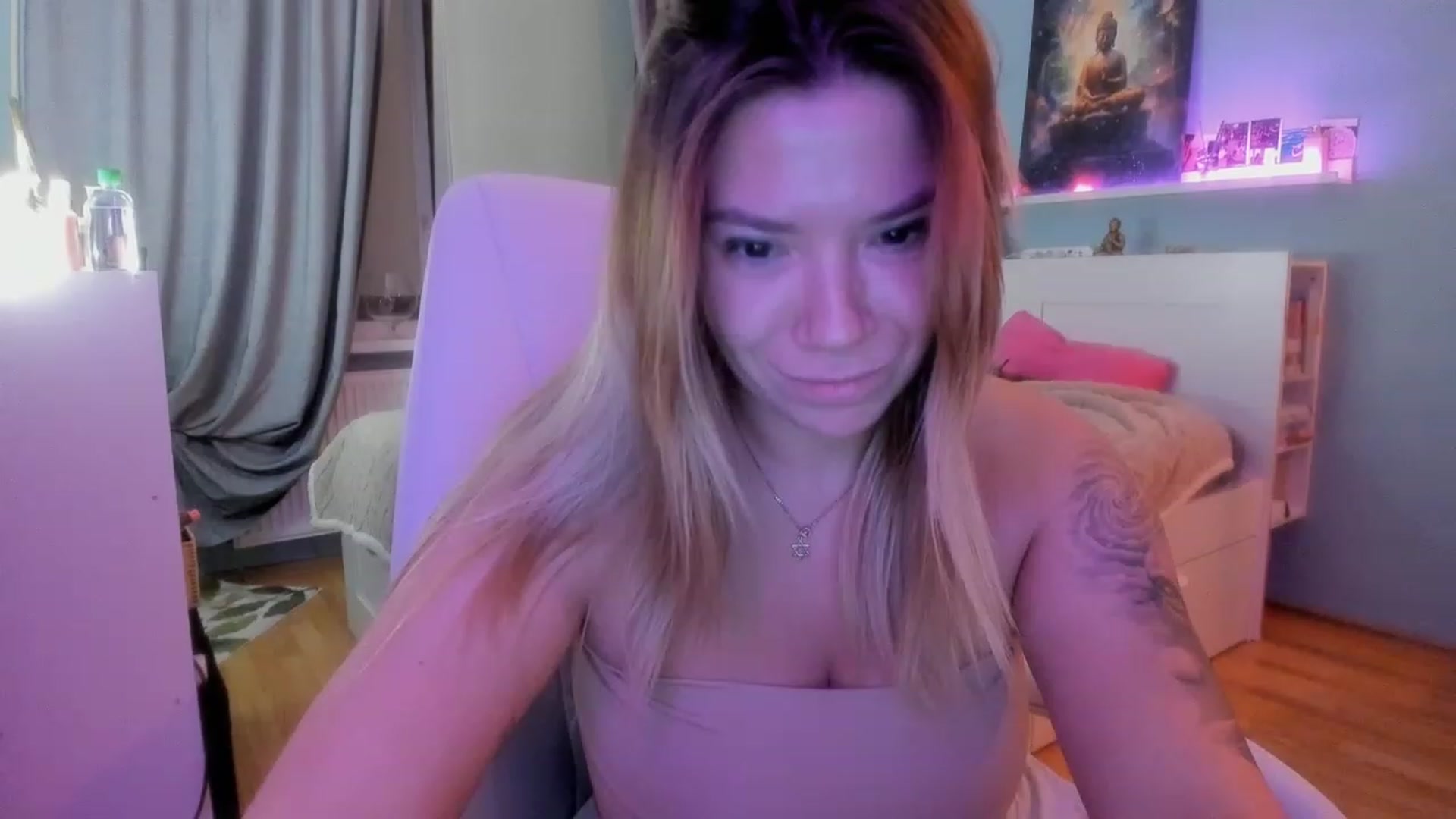 Gallery image thumbnail from NickyBlein's myfreecams stream on, 11/10/2023, 18:24 image 7 of 20
