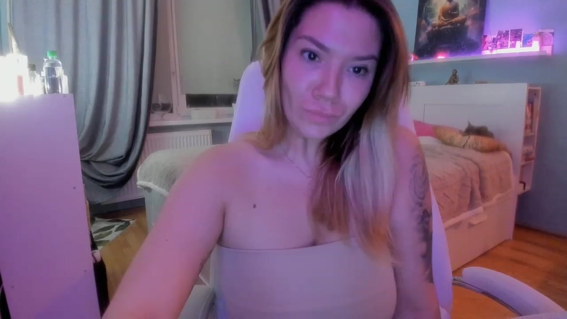 Gallery image thumbnail from NickyBlein's myfreecams stream on, 11/11/2023, 17:43 image 10 of 20
