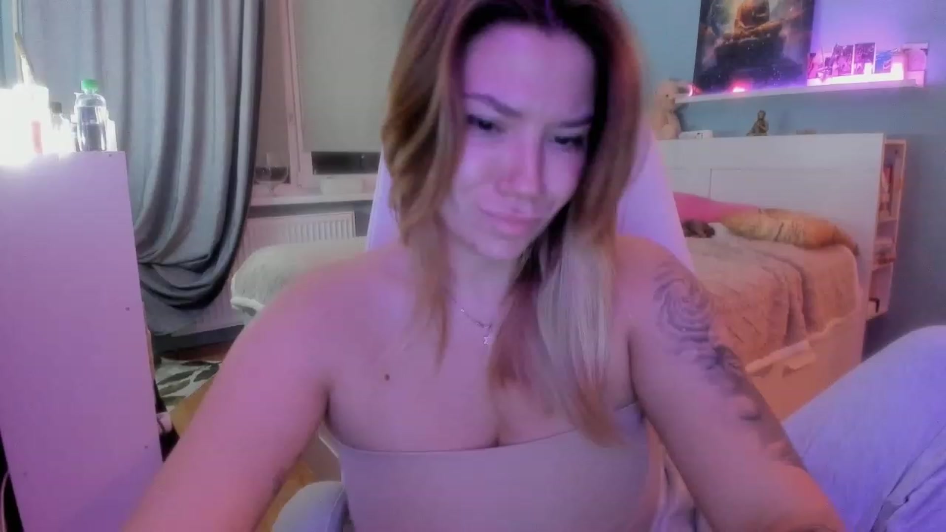 Gallery image thumbnail from NickyBlein's myfreecams stream on, 11/11/2023, 17:43 image 13 of 20