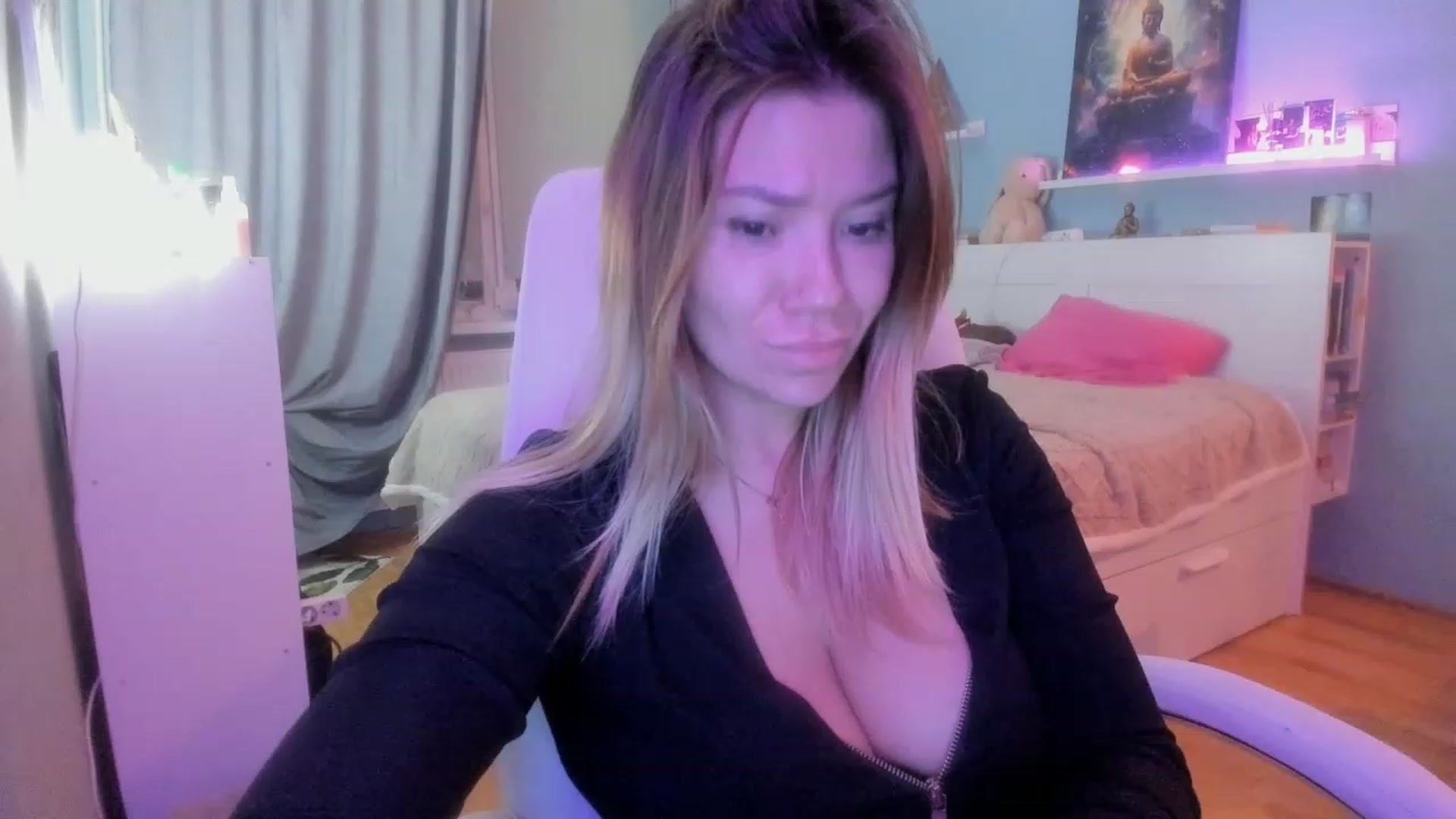 Gallery image thumbnail from NickyBlein's myfreecams stream on, 11/14/2023, 18:43 image 19 of 20