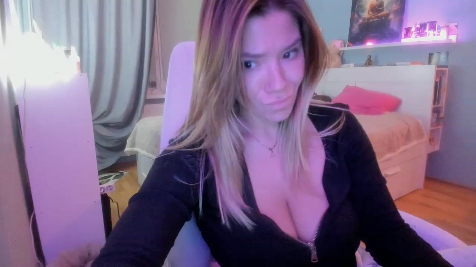 Gallery image thumbnail from NickyBlein's myfreecams stream on, 11/14/2023, 18:43 image 16 of 20