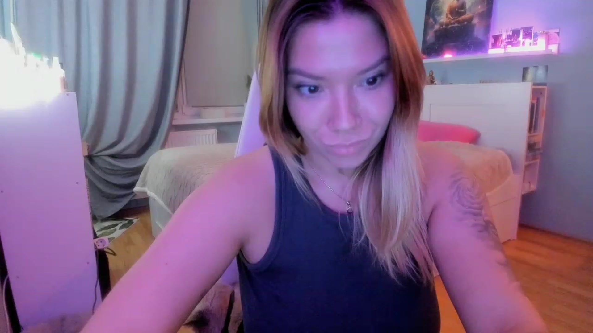 Gallery image thumbnail from NickyBlein's myfreecams stream on, 11/16/2023, 18:07 image 16 of 20