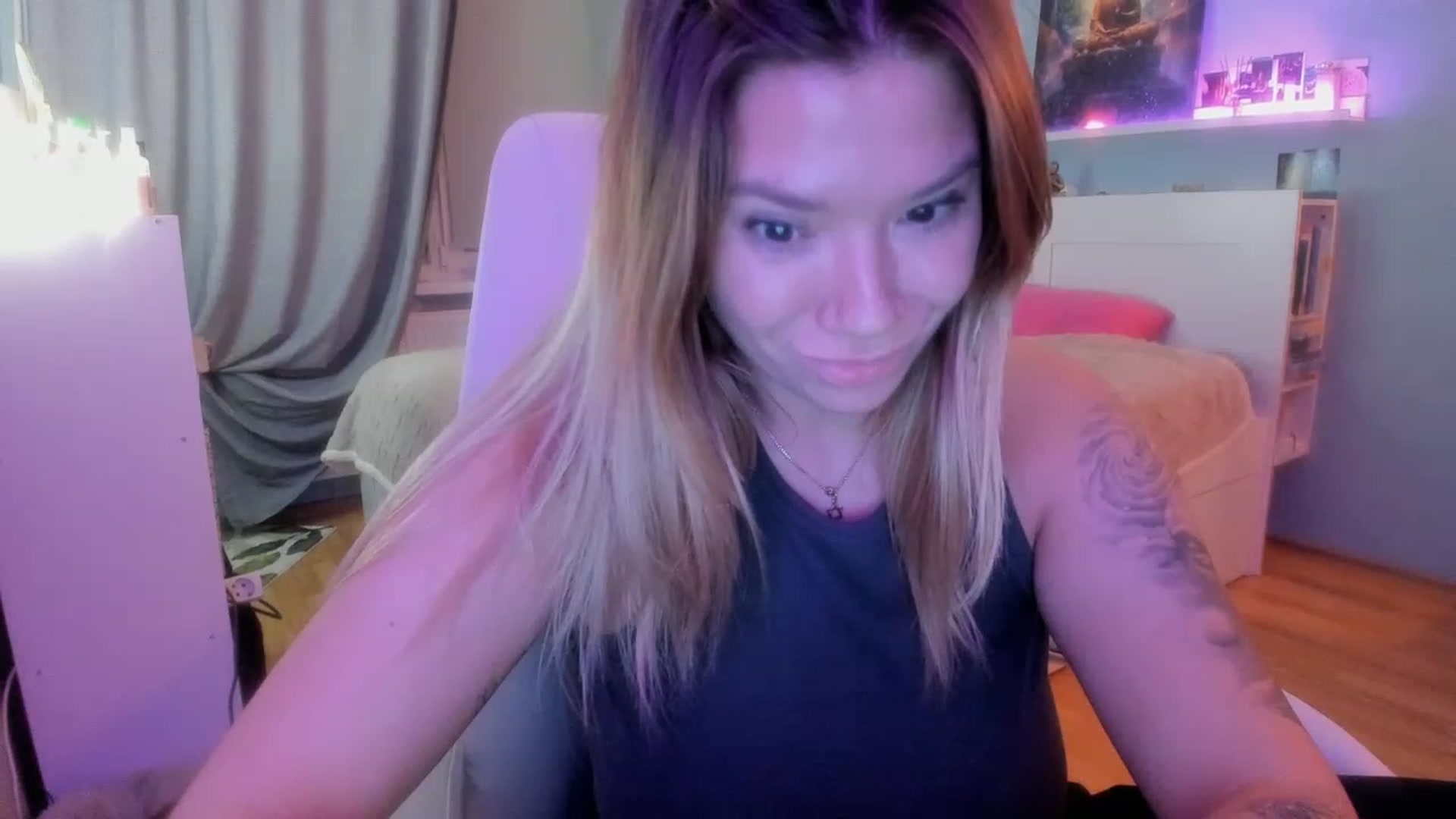 Gallery image thumbnail from NickyBlein's myfreecams stream on, 11/16/2023, 18:07 image 10 of 20