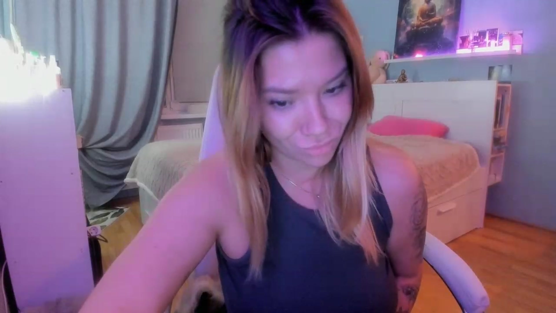 Gallery image thumbnail from NickyBlein's myfreecams stream on, 11/16/2023, 18:07 image 17 of 20
