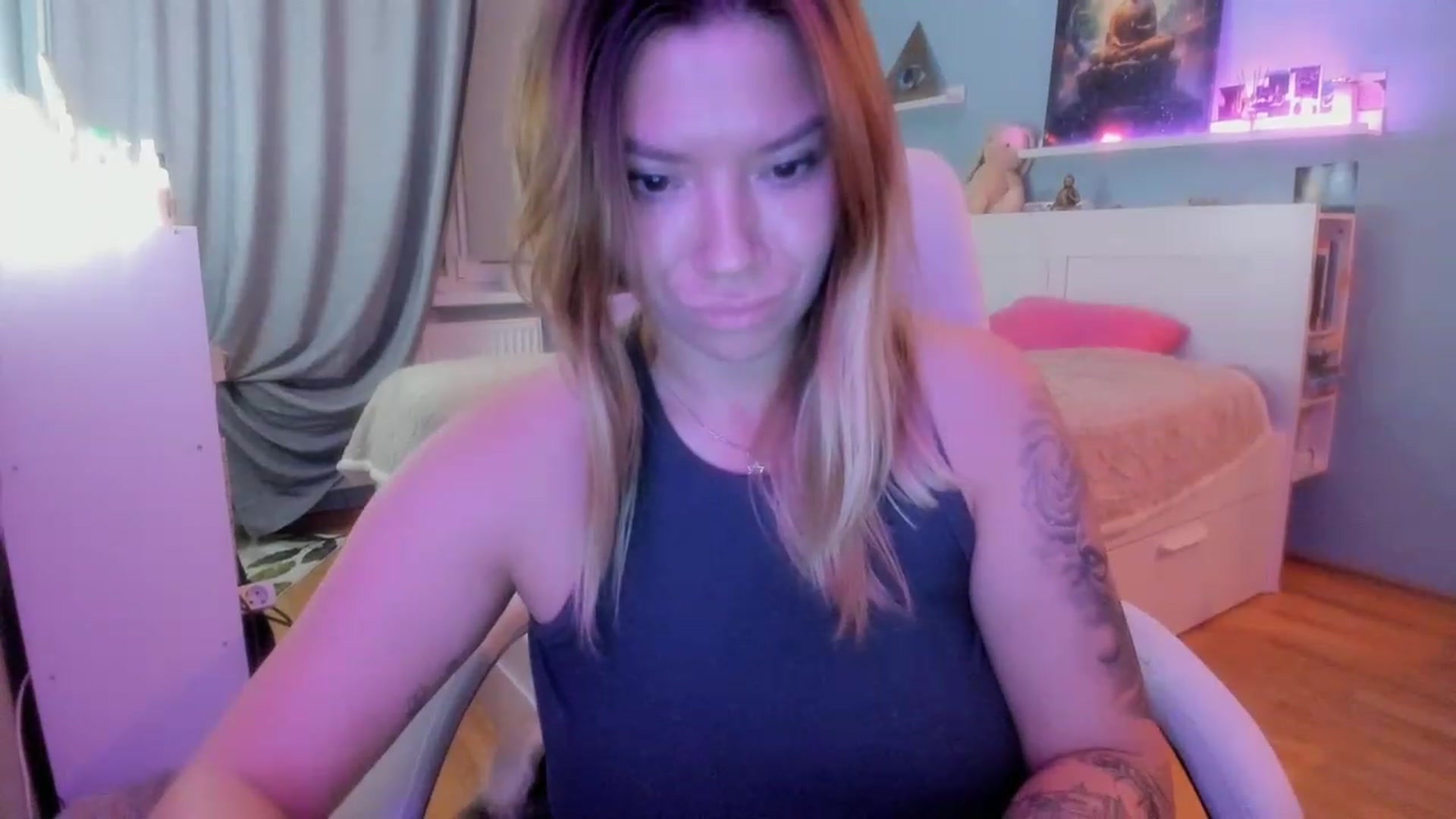 Gallery image thumbnail from NickyBlein's myfreecams stream on, 11/16/2023, 18:07 image 18 of 20