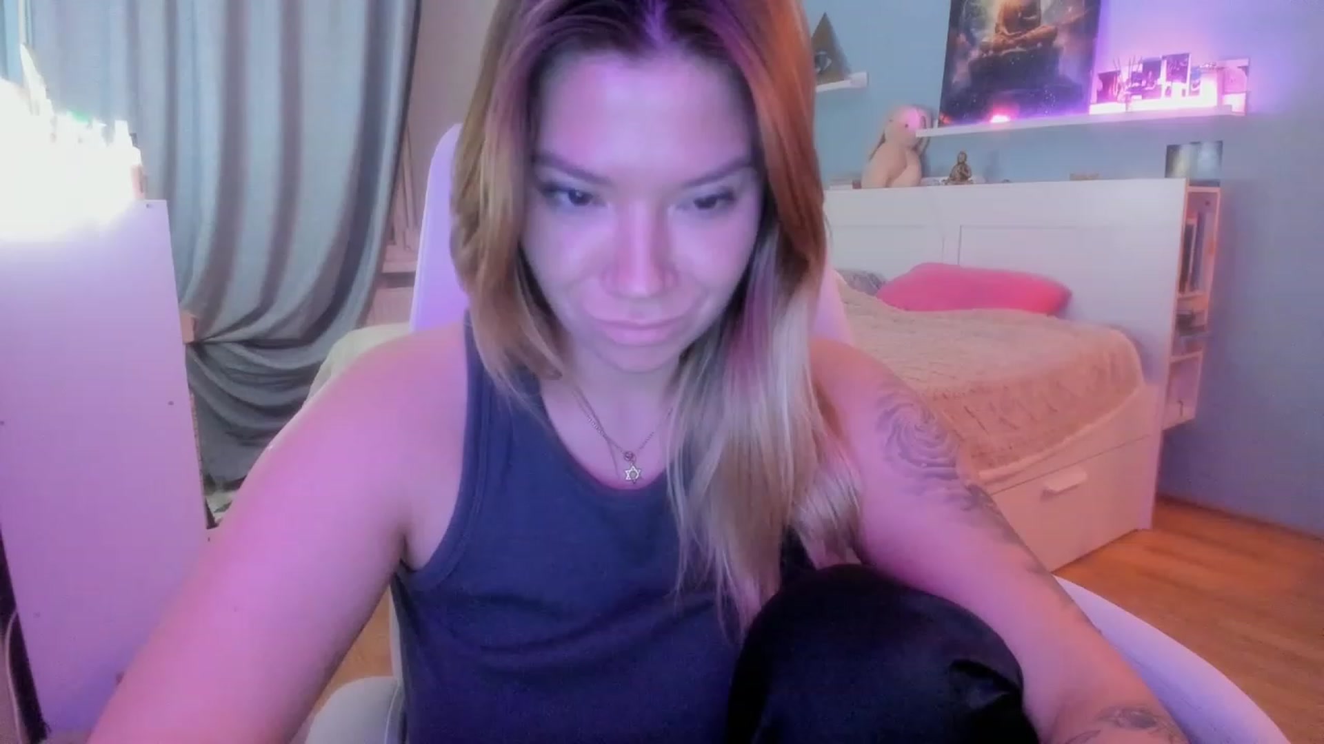Gallery image thumbnail from NickyBlein's myfreecams stream on, 11/16/2023, 18:07 image 11 of 20