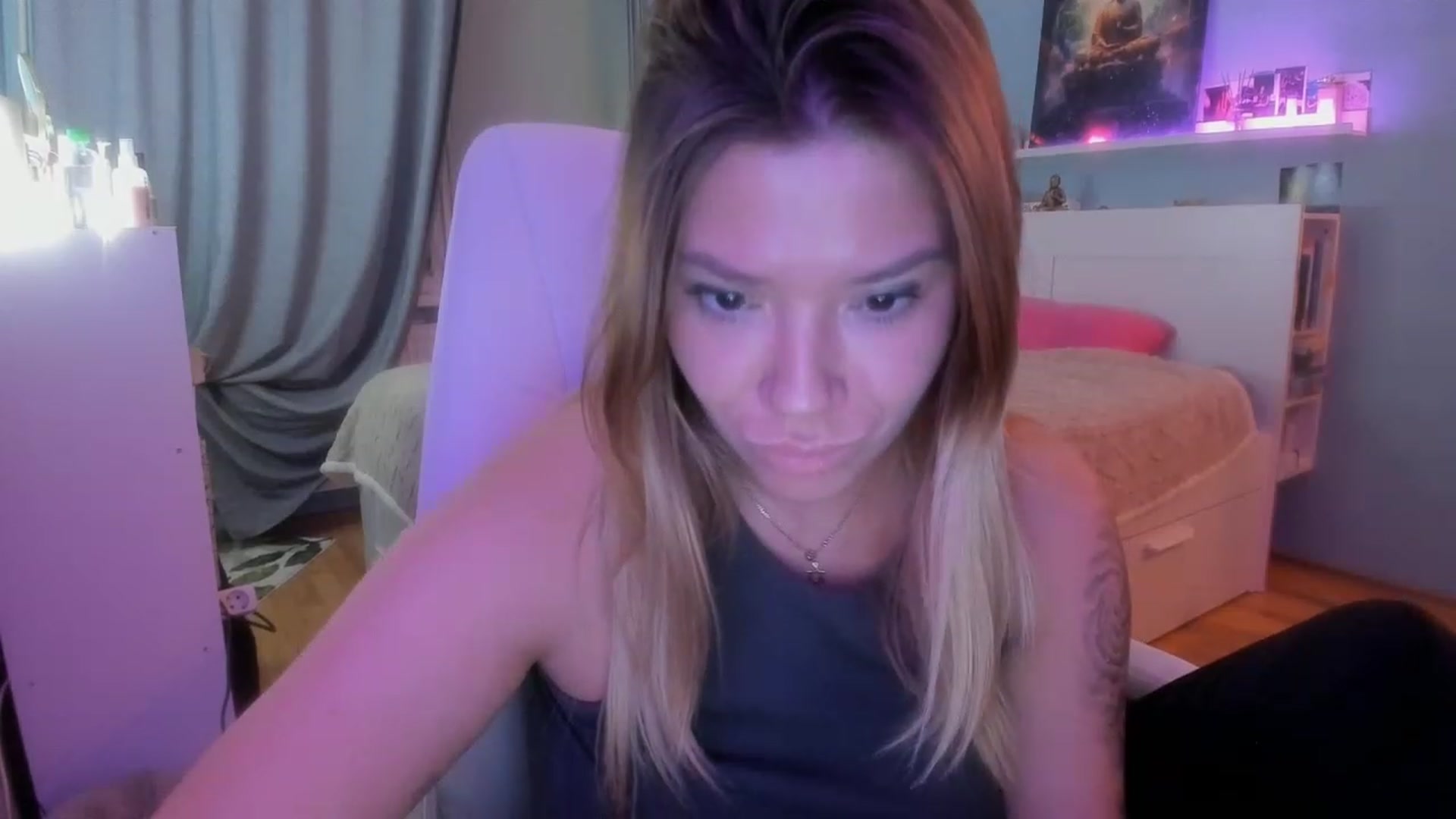 Gallery image thumbnail from NickyBlein's myfreecams stream on, 11/16/2023, 18:07 image 6 of 20