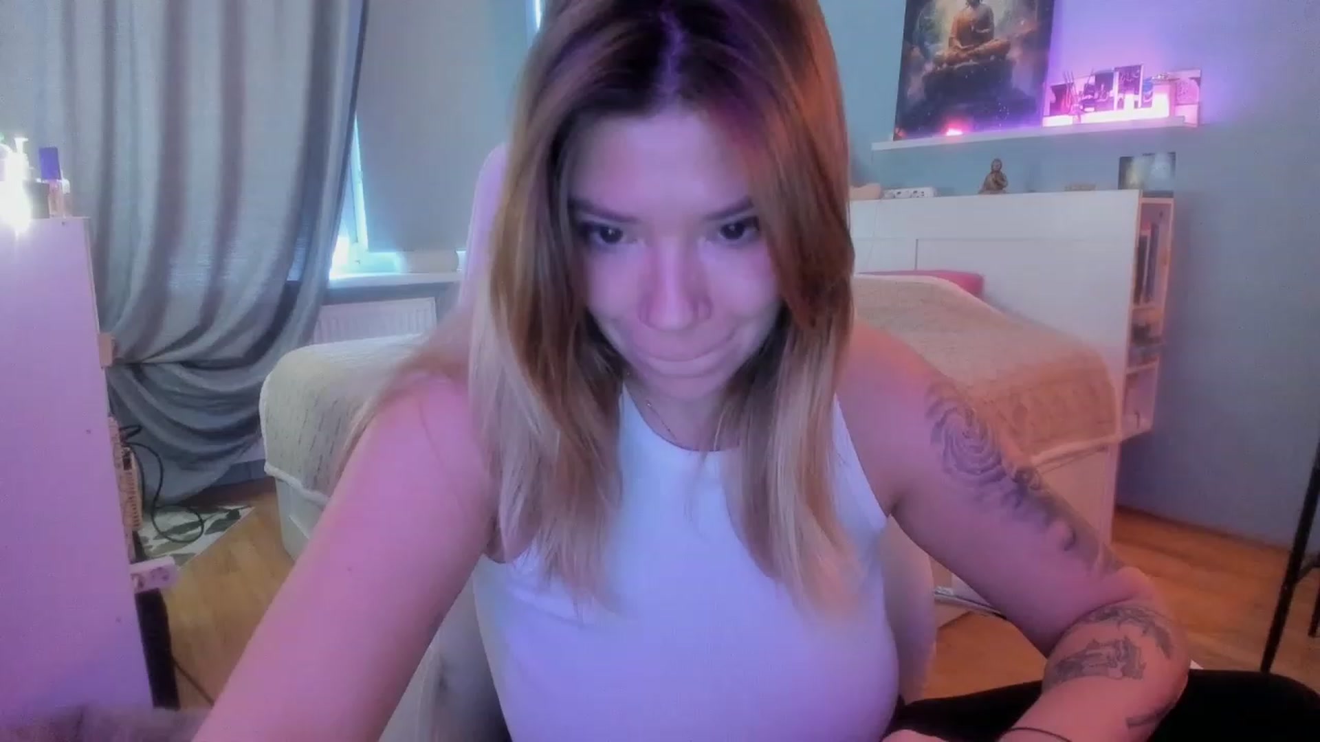 Gallery image thumbnail from NickyBlein's myfreecams stream on, 11/17/2023, 09:04 image 16 of 20