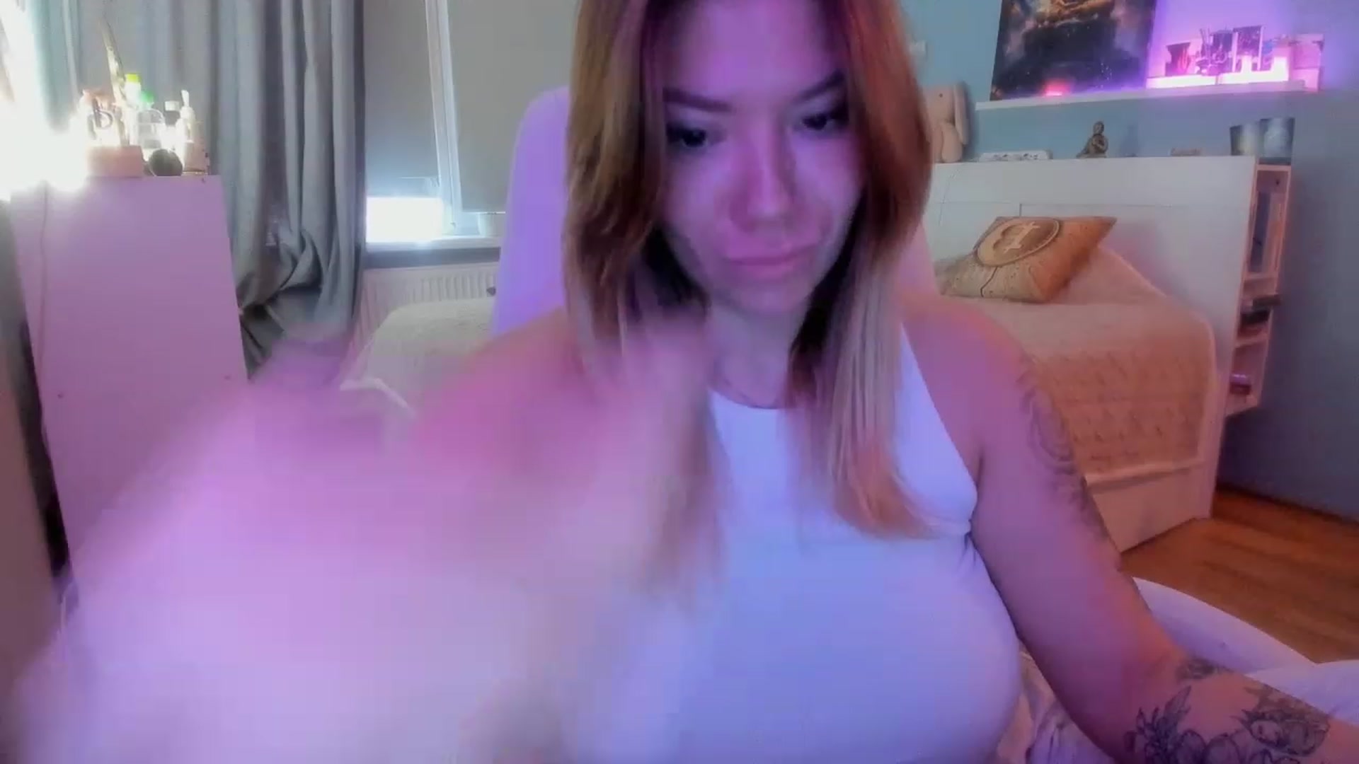 Gallery image thumbnail from NickyBlein's myfreecams stream on, 11/21/2023, 08:30 image 17 of 20