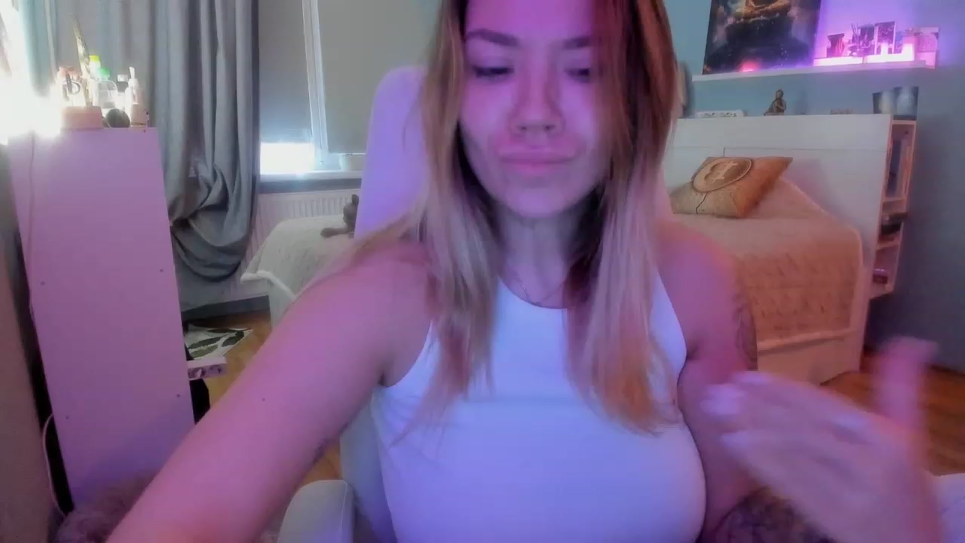 Gallery image thumbnail from NickyBlein's myfreecams stream on, 11/21/2023, 08:30 image 18 of 20
