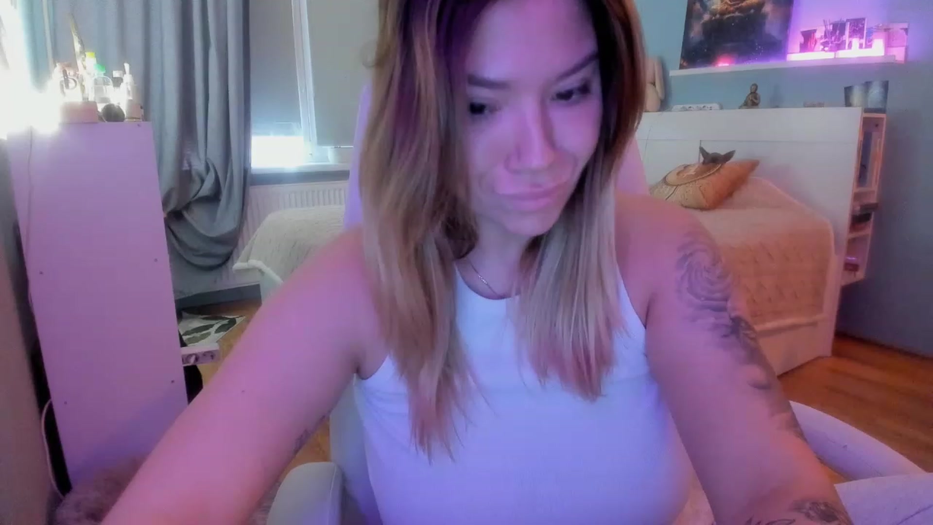 Gallery image thumbnail from NickyBlein's myfreecams stream on, 11/21/2023, 08:44 image 11 of 20