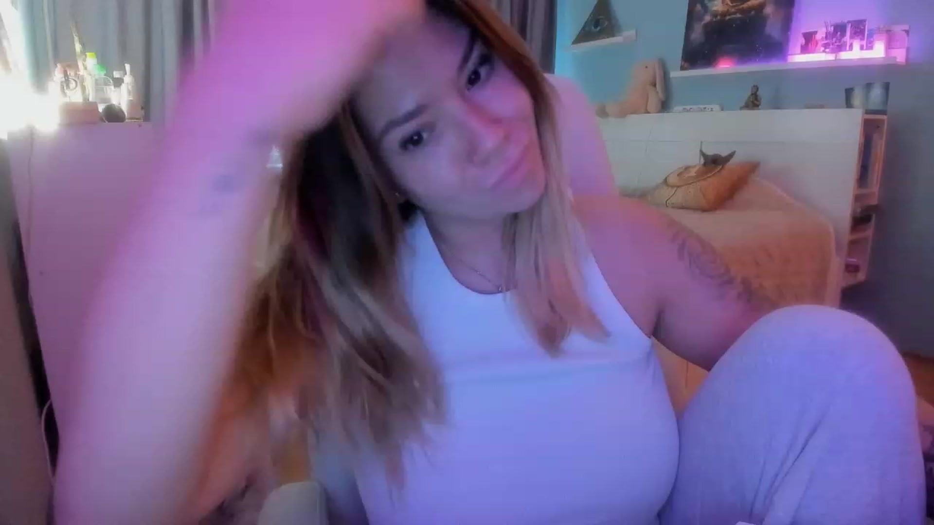 Gallery image thumbnail from NickyBlein's myfreecams stream on, 11/21/2023, 08:44 image 2 of 20