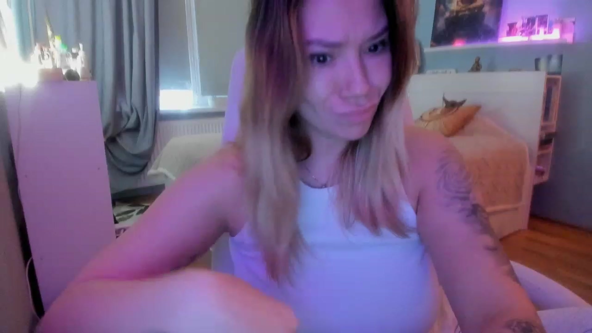 Gallery image thumbnail from NickyBlein's myfreecams stream on, 11/21/2023, 08:44 image 12 of 20