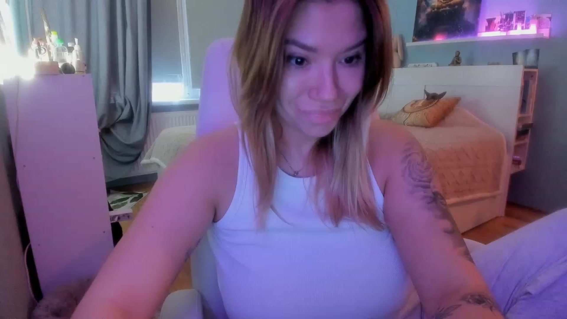 Gallery image thumbnail from NickyBlein's myfreecams stream on, 11/21/2023, 08:44 image 14 of 20