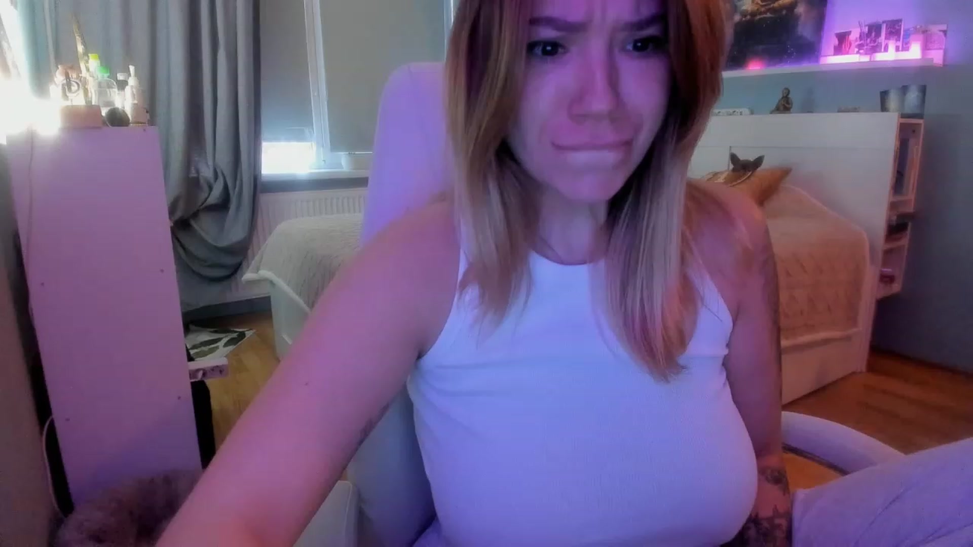 Gallery image thumbnail from NickyBlein's myfreecams stream on, 11/21/2023, 08:44 image 4 of 20