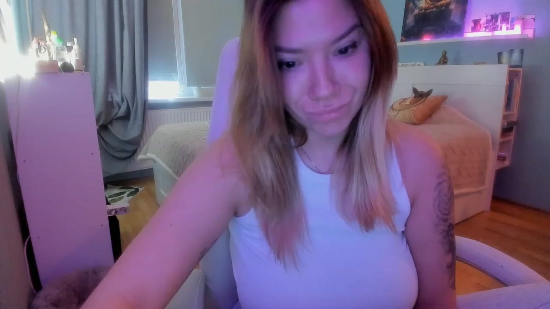Gallery image thumbnail from NickyBlein's myfreecams stream on, 11/21/2023, 08:44 image 10 of 20