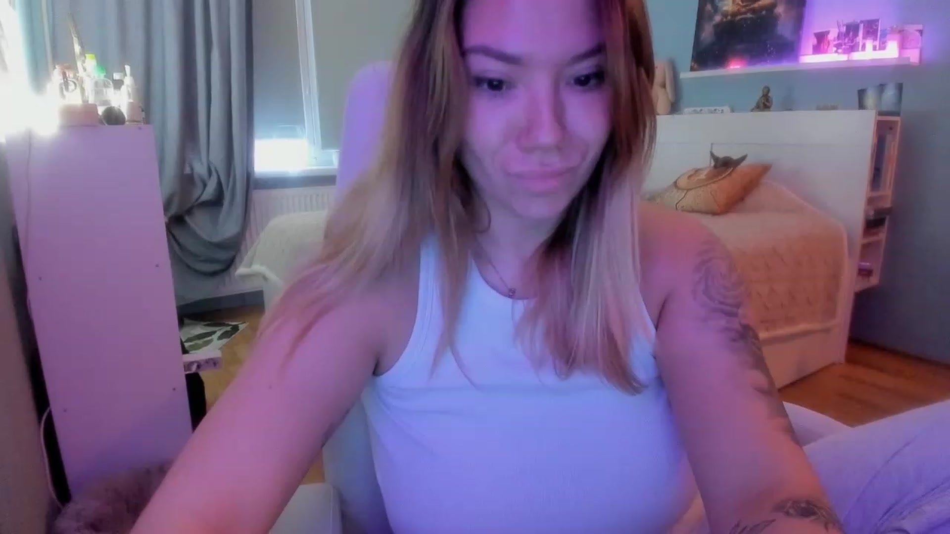 Gallery image thumbnail from NickyBlein's myfreecams stream on, 11/21/2023, 08:44 image 15 of 20
