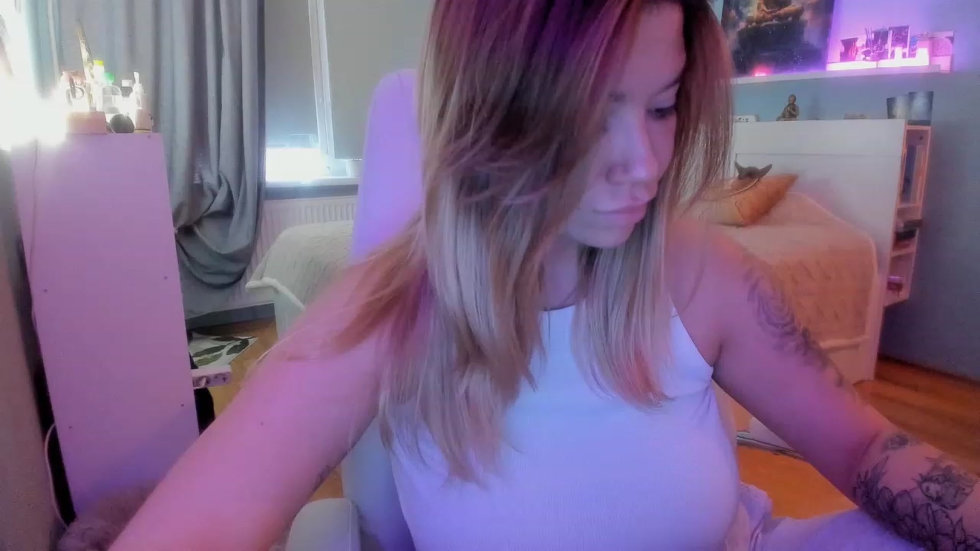 Gallery image thumbnail from NickyBlein's myfreecams stream on, 11/21/2023, 08:44 image 6 of 20