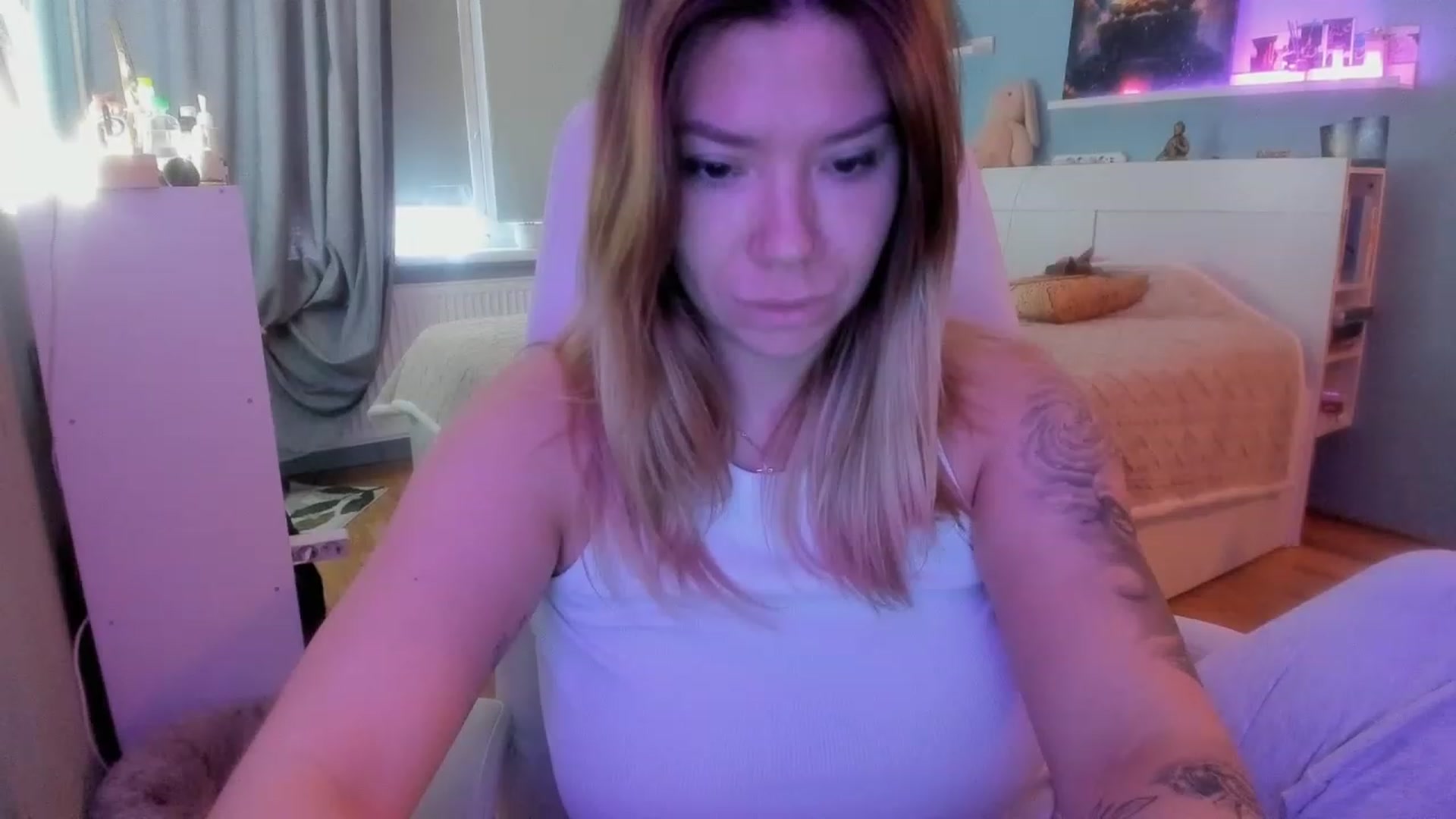 Gallery image thumbnail from NickyBlein's myfreecams stream on, 11/21/2023, 09:21 image 17 of 20