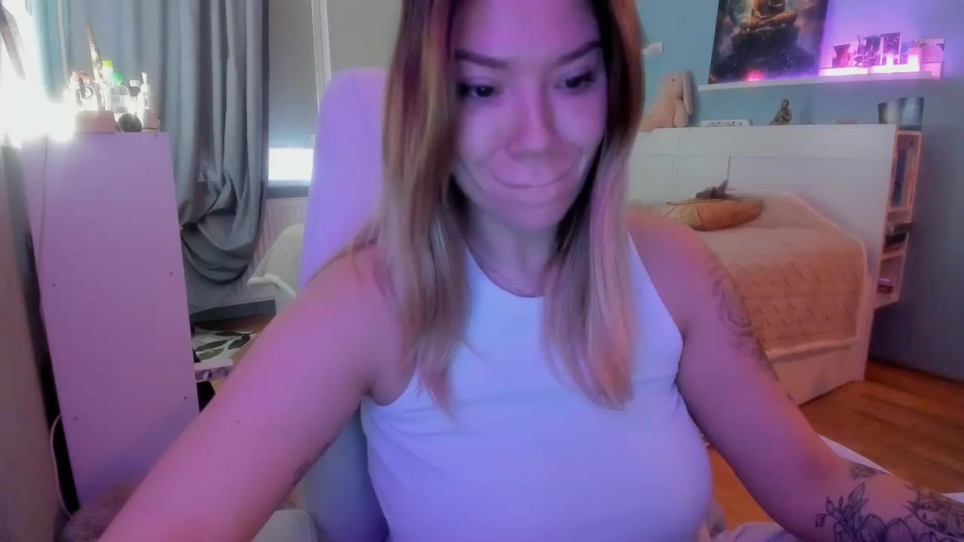 Gallery image thumbnail from NickyBlein's myfreecams stream on, 11/21/2023, 09:21 image 12 of 20