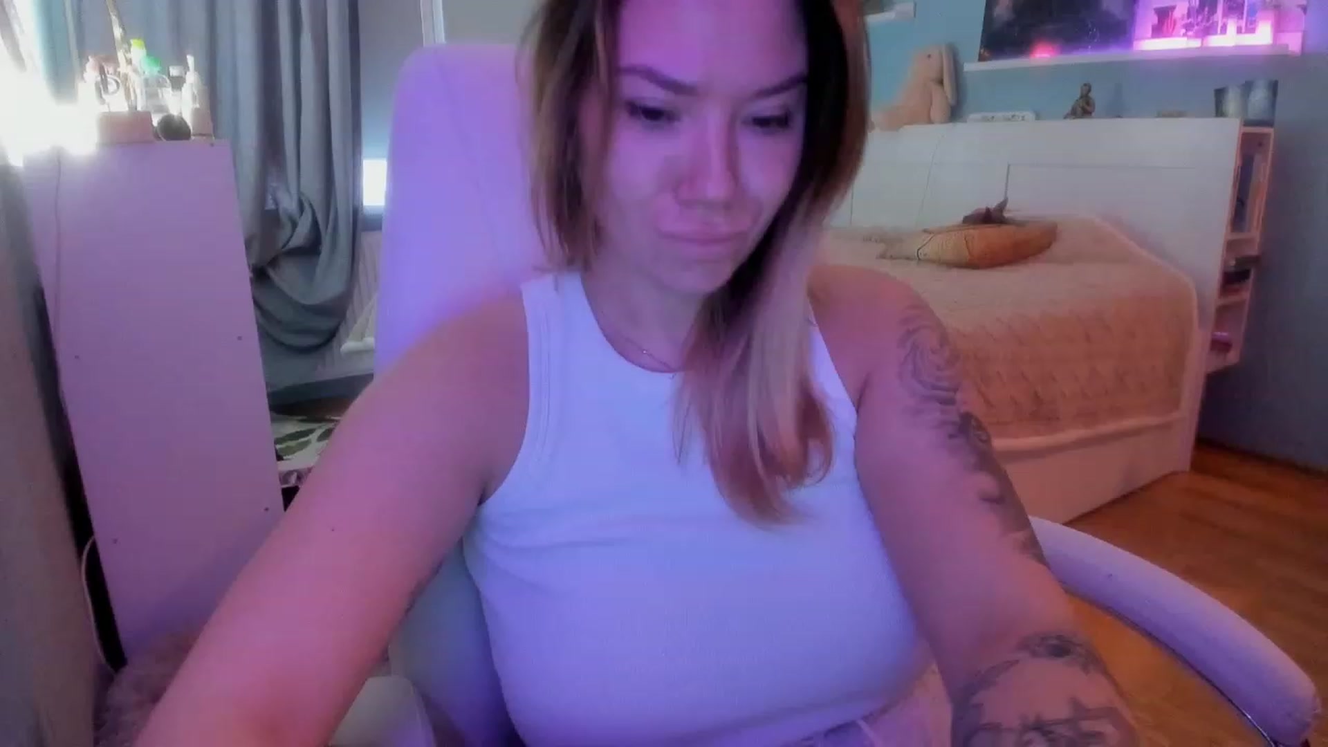 Gallery image thumbnail from NickyBlein's myfreecams stream on, 11/21/2023, 09:21 image 20 of 20
