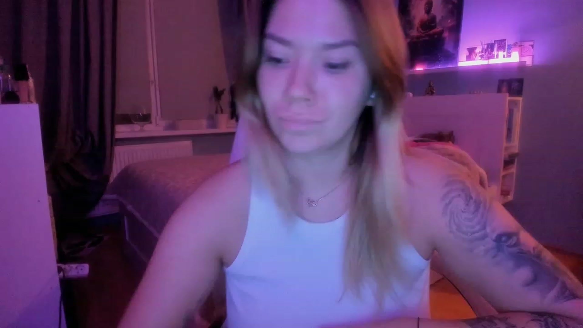 Gallery image thumbnail from NickyBlein's myfreecams stream on, 11/21/2023, 16:59 image 13 of 20