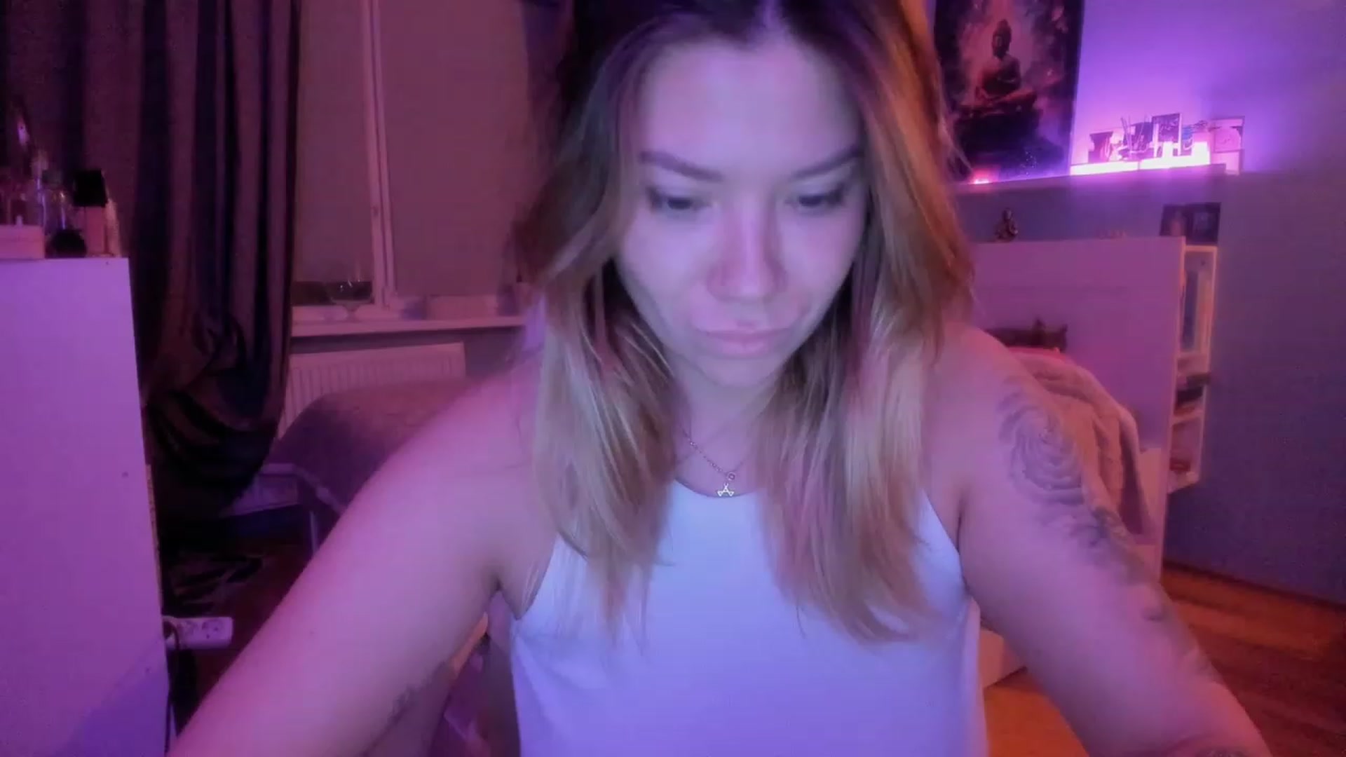 Gallery image thumbnail from NickyBlein's myfreecams stream on, 11/21/2023, 16:59 image 18 of 20