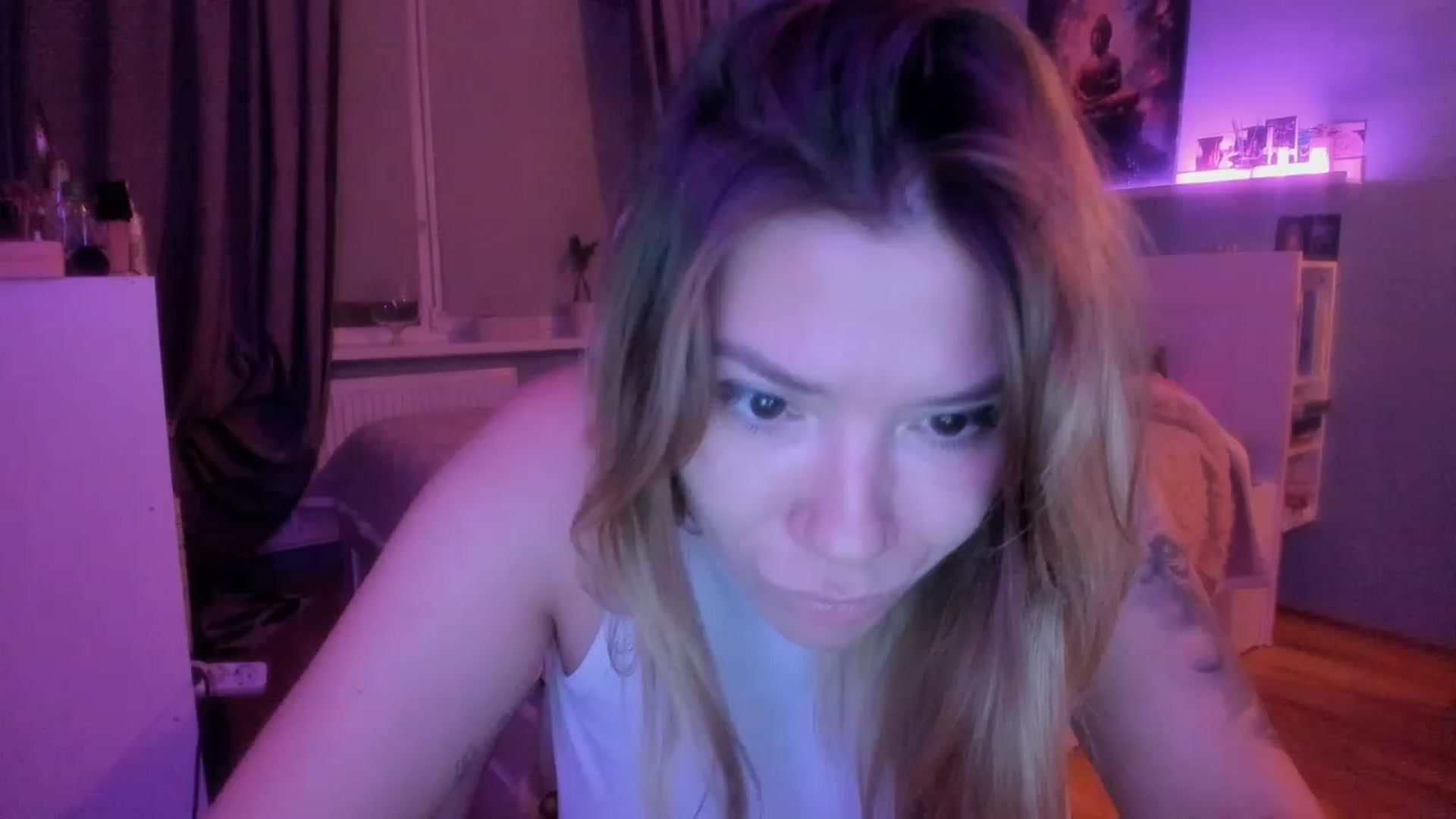 Gallery image thumbnail from NickyBlein's myfreecams stream on, 11/21/2023, 16:59 image 16 of 20