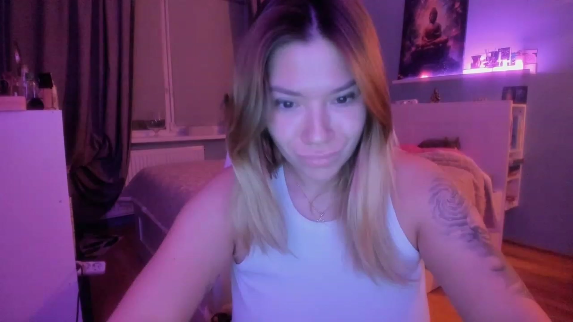 Gallery image thumbnail from NickyBlein's myfreecams stream on, 11/21/2023, 16:59 image 17 of 20
