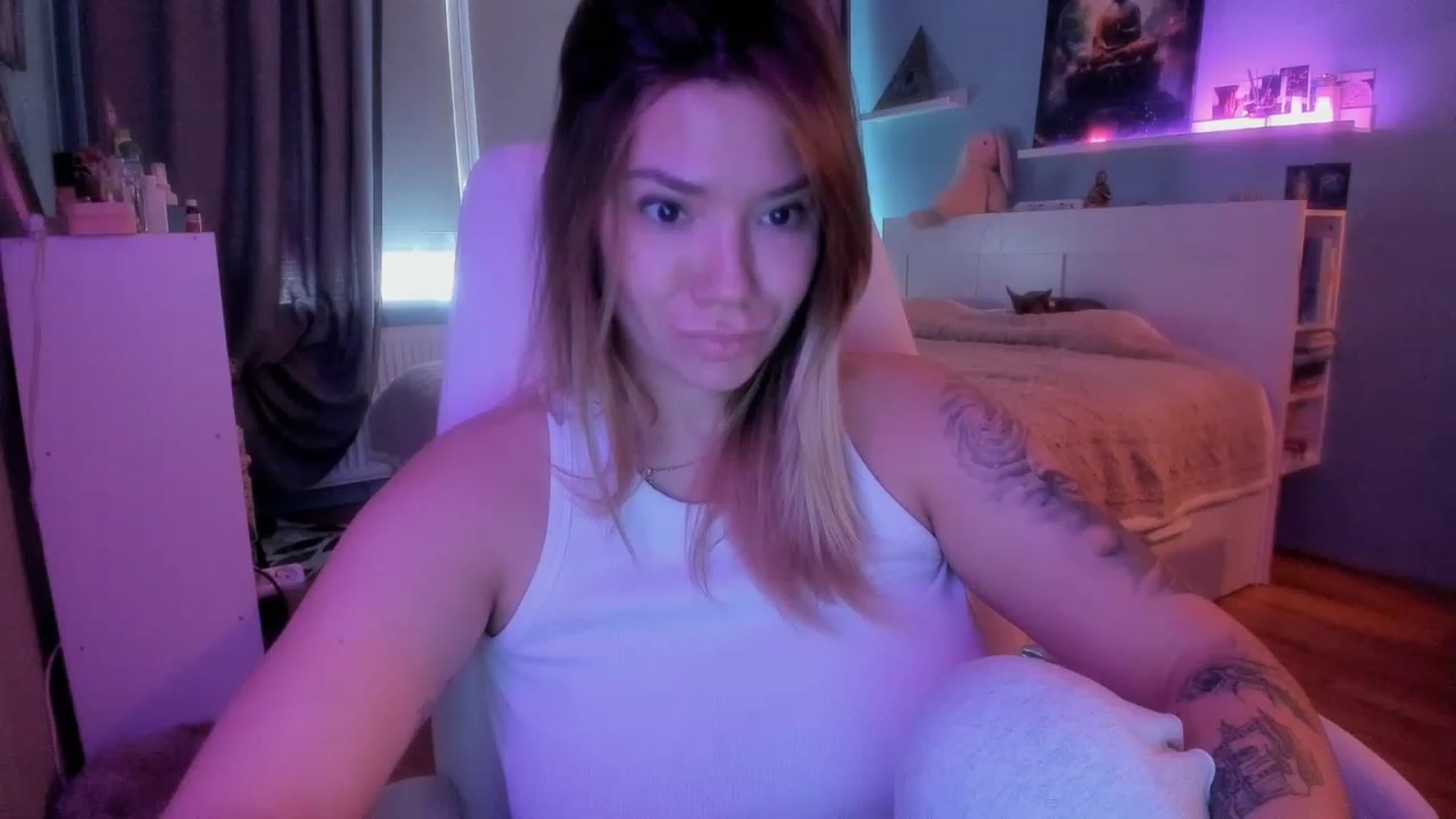 Gallery image thumbnail from NickyBlein's myfreecams stream on, 11/22/2023, 08:13 image 17 of 20