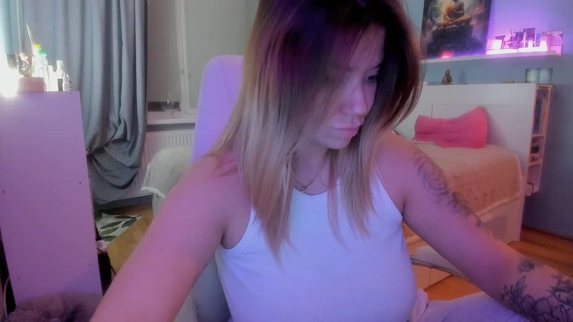 Gallery image thumbnail from NickyBlein's myfreecams stream on, 11/22/2023, 17:30 image 20 of 20