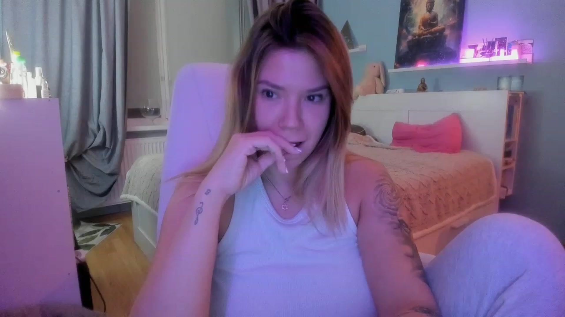 Gallery image thumbnail from NickyBlein's myfreecams stream on, 11/22/2023, 17:30 image 4 of 20