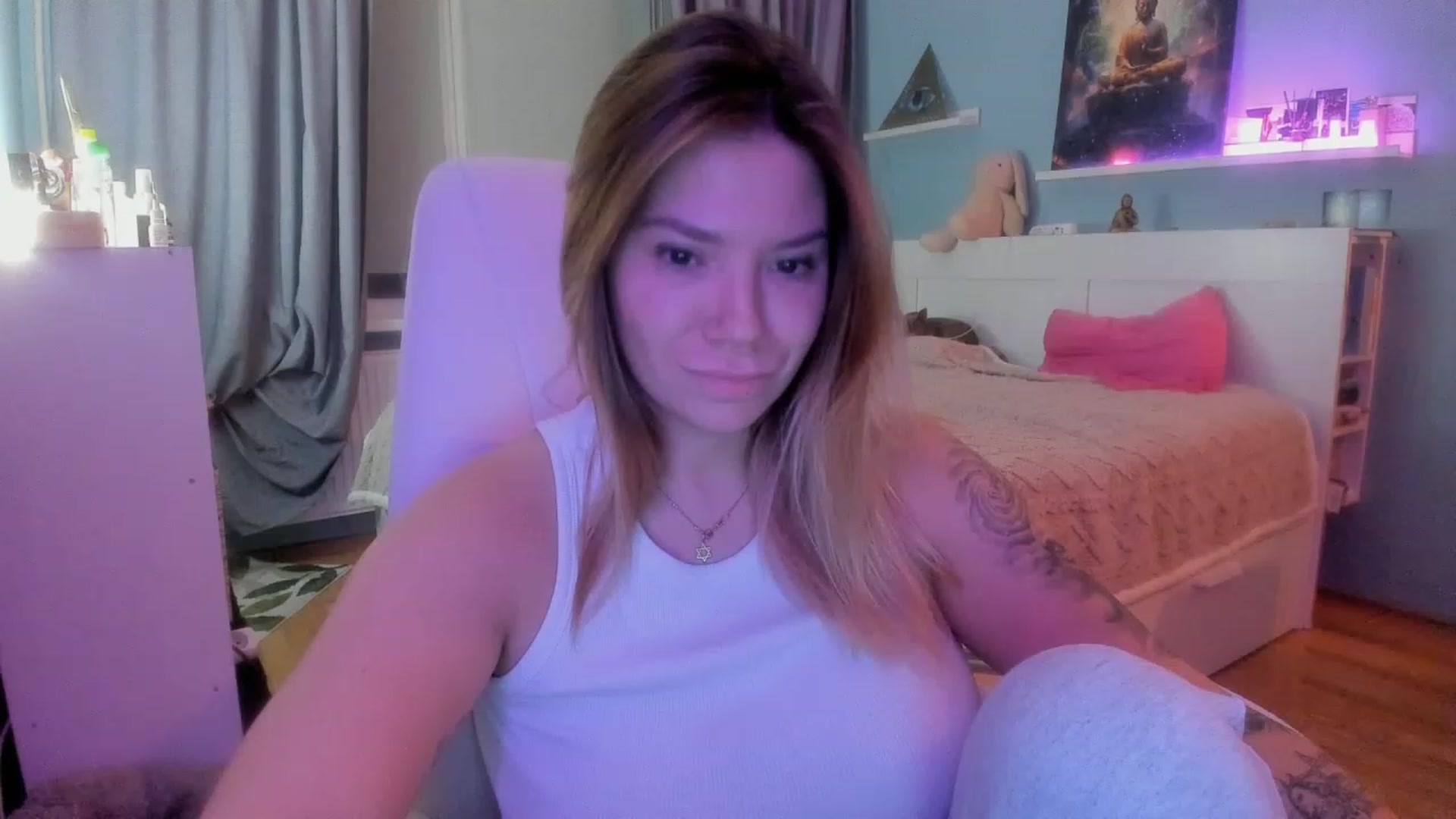 Gallery image thumbnail from NickyBlein's myfreecams stream on, 11/22/2023, 17:30 image 15 of 20