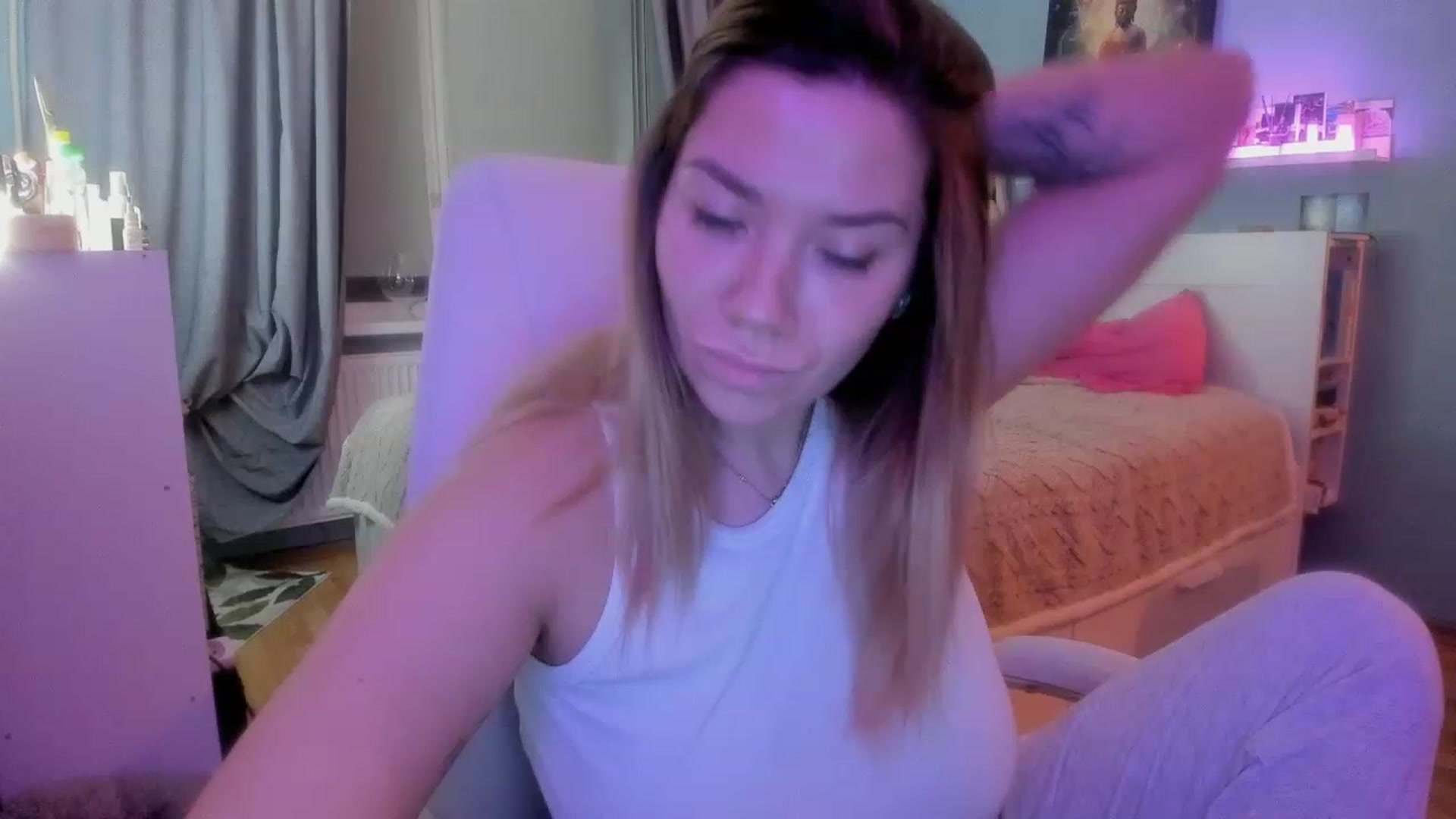 Gallery image thumbnail from NickyBlein's myfreecams stream on, 11/22/2023, 17:30 image 9 of 20