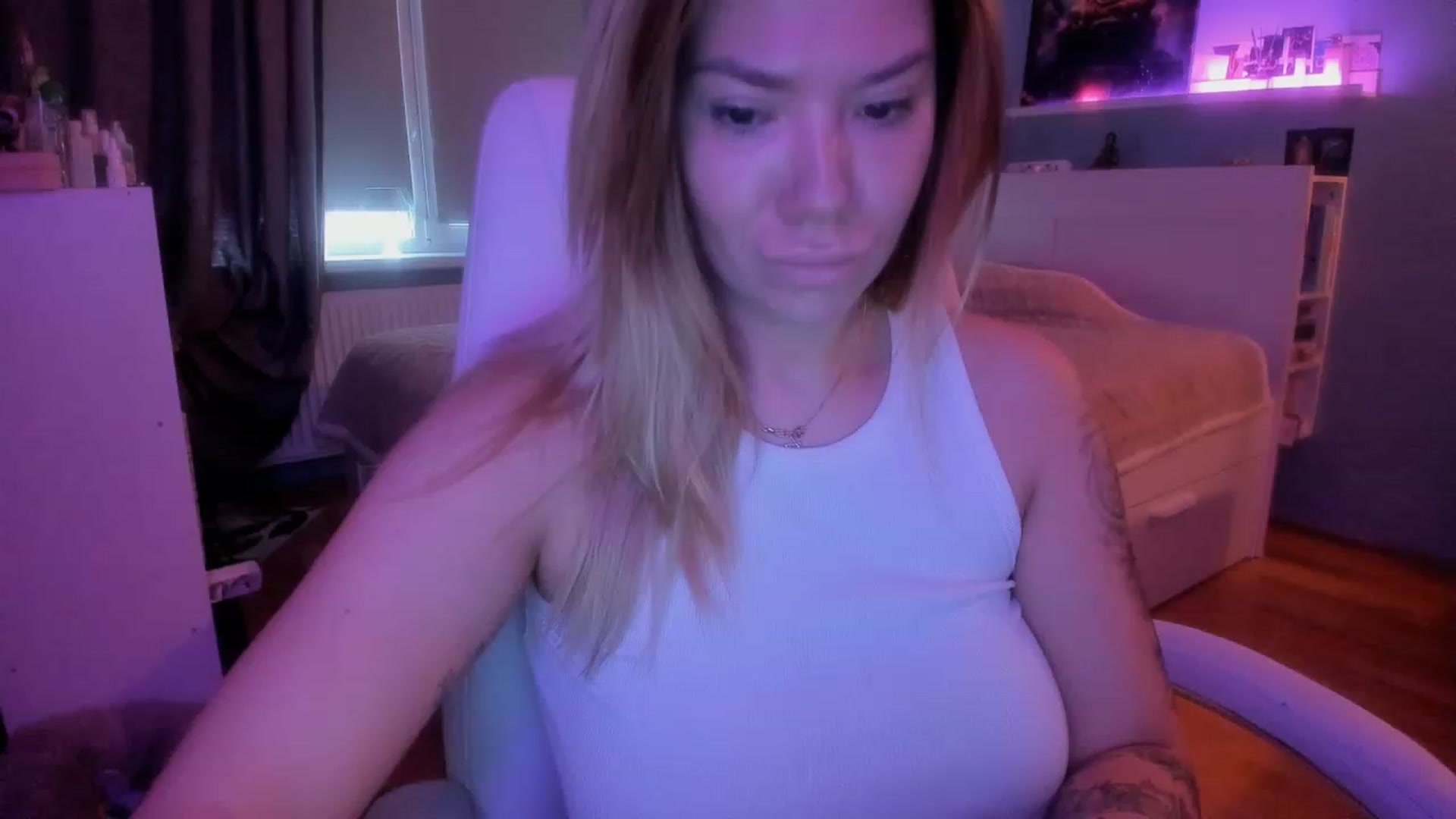 Gallery image thumbnail from NickyBlein's myfreecams stream on, 11/23/2023, 07:59 image 1 of 20