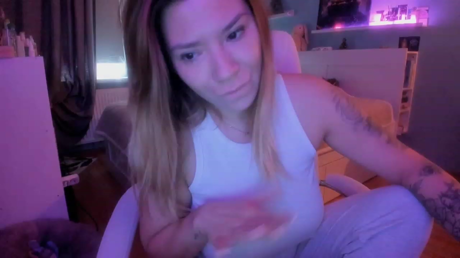 Gallery image thumbnail from NickyBlein's myfreecams stream on, 11/23/2023, 08:17 image 3 of 20