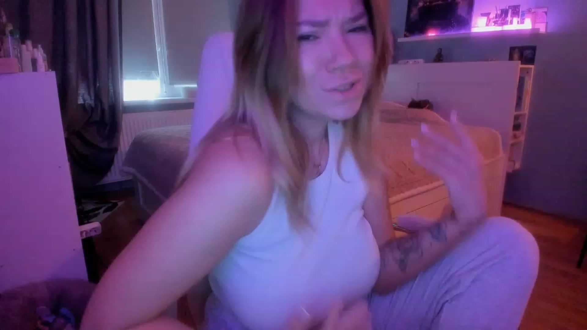 Gallery image thumbnail from NickyBlein's myfreecams stream on, 11/23/2023, 08:17 image 2 of 20