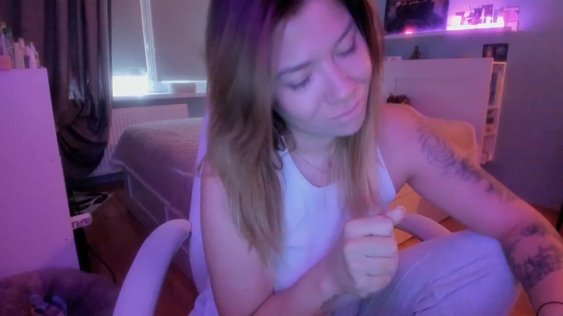 Gallery image thumbnail from NickyBlein's myfreecams stream on, 11/23/2023, 08:17 image 5 of 20