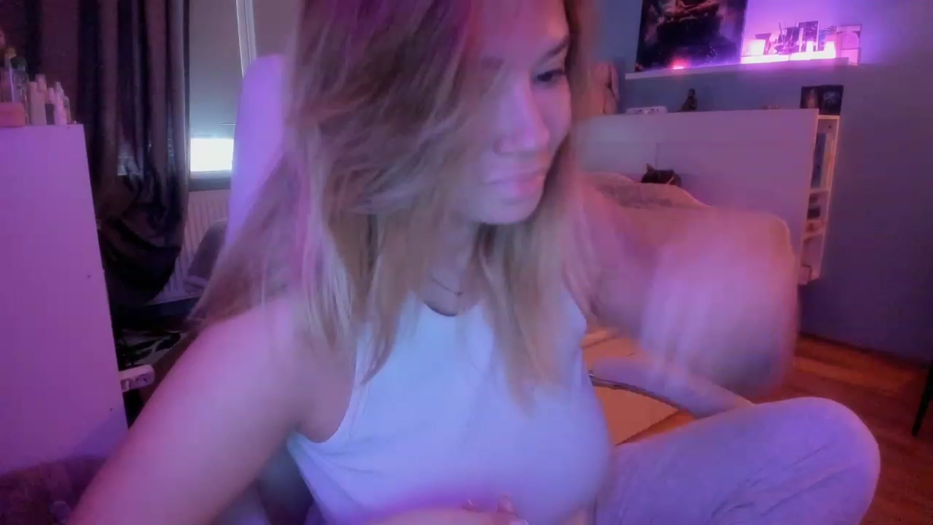 Gallery image thumbnail from NickyBlein's myfreecams stream on, 11/23/2023, 08:17 image 9 of 20