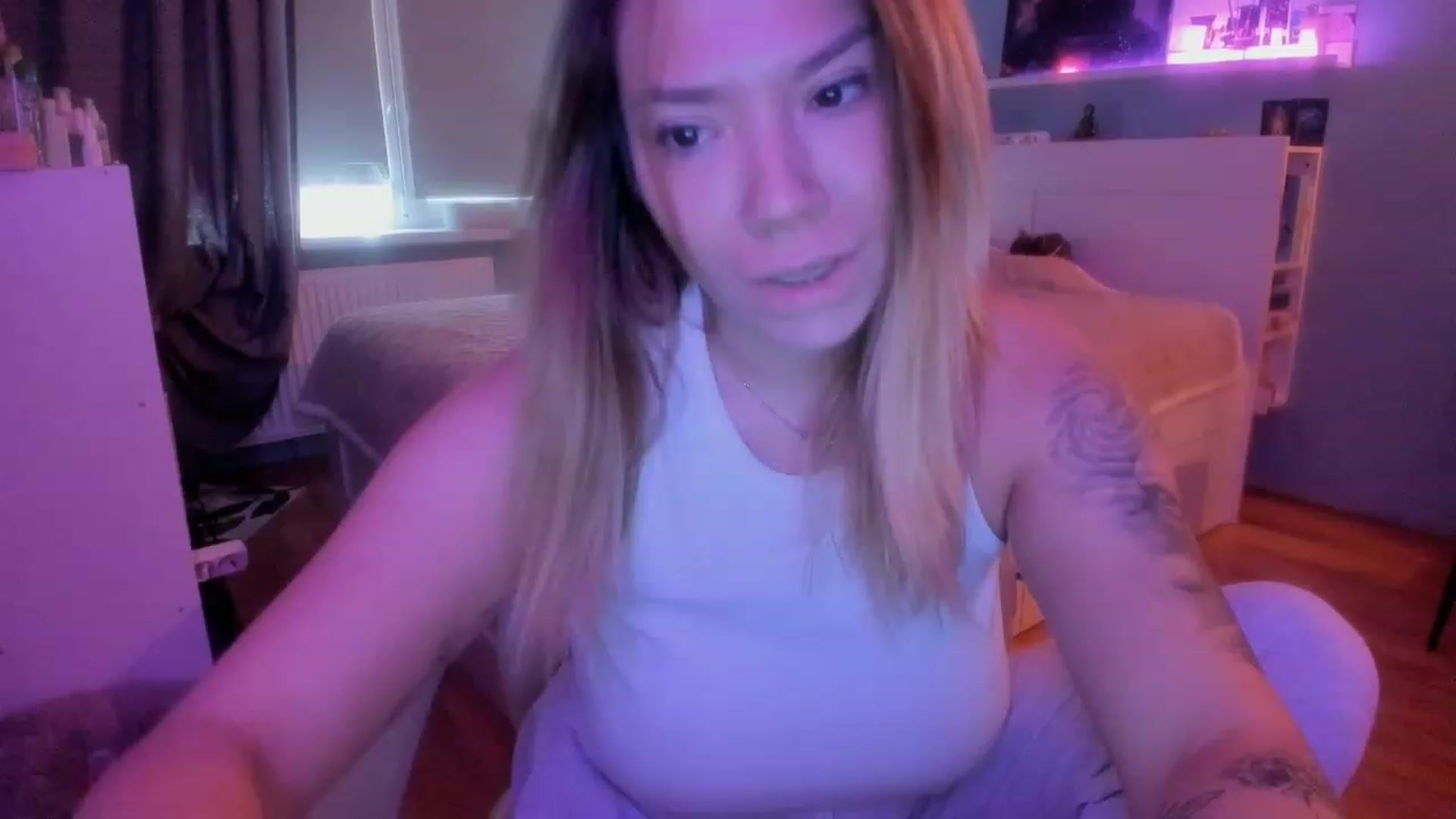 Gallery image thumbnail from NickyBlein's myfreecams stream on, 11/23/2023, 08:17 image 4 of 20