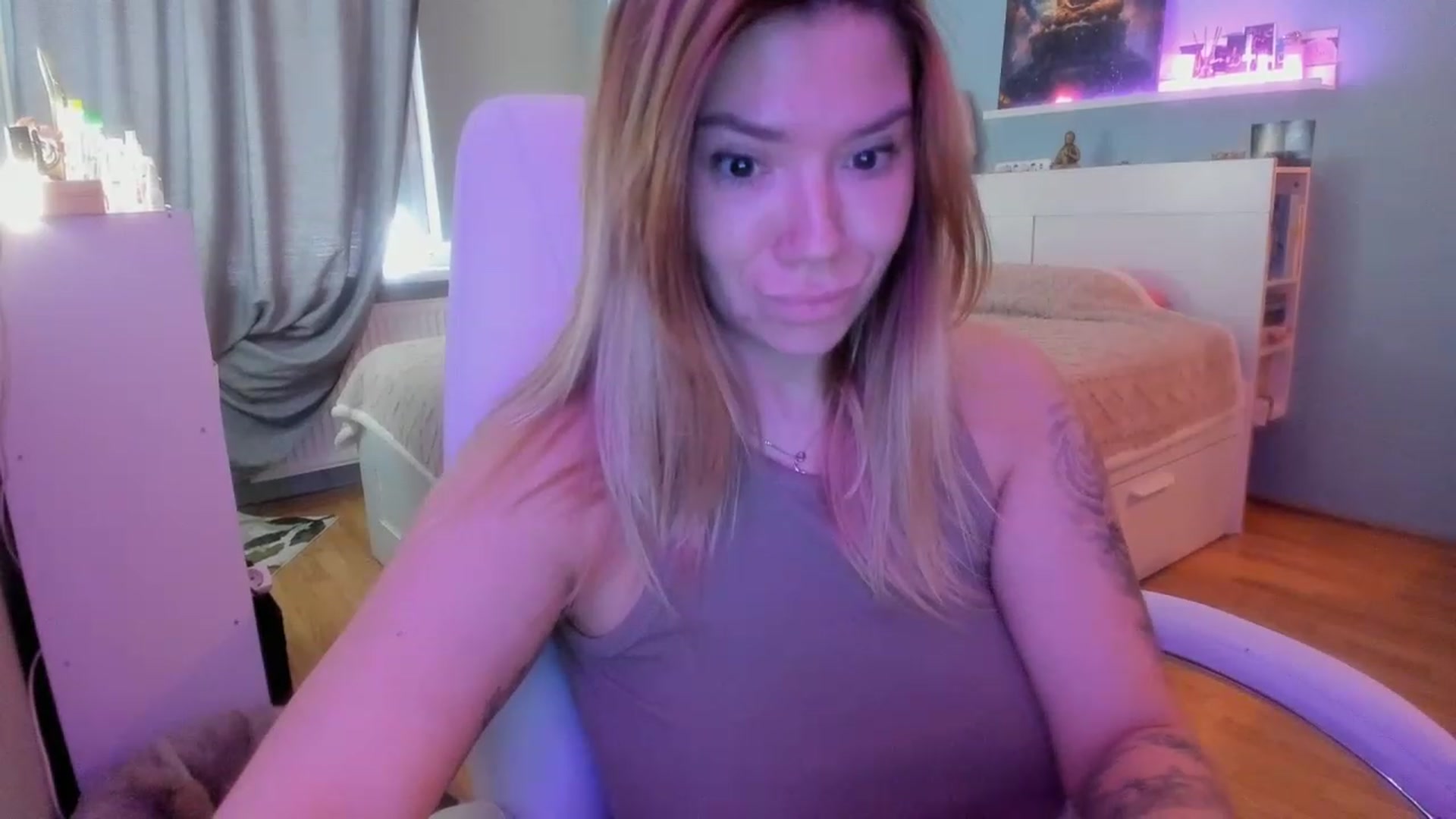 Gallery image thumbnail from NickyBlein's myfreecams stream on, 11/24/2023, 08:21 image 19 of 20