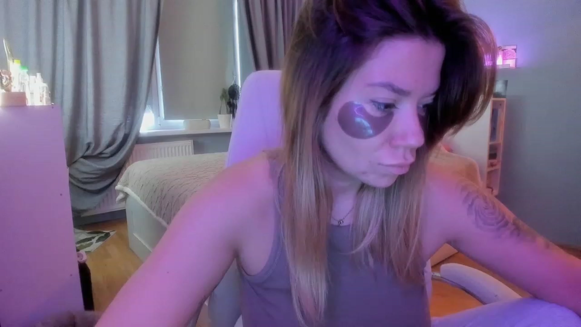 Gallery image thumbnail from NickyBlein's myfreecams stream on, 11/24/2023, 08:21 image 6 of 20