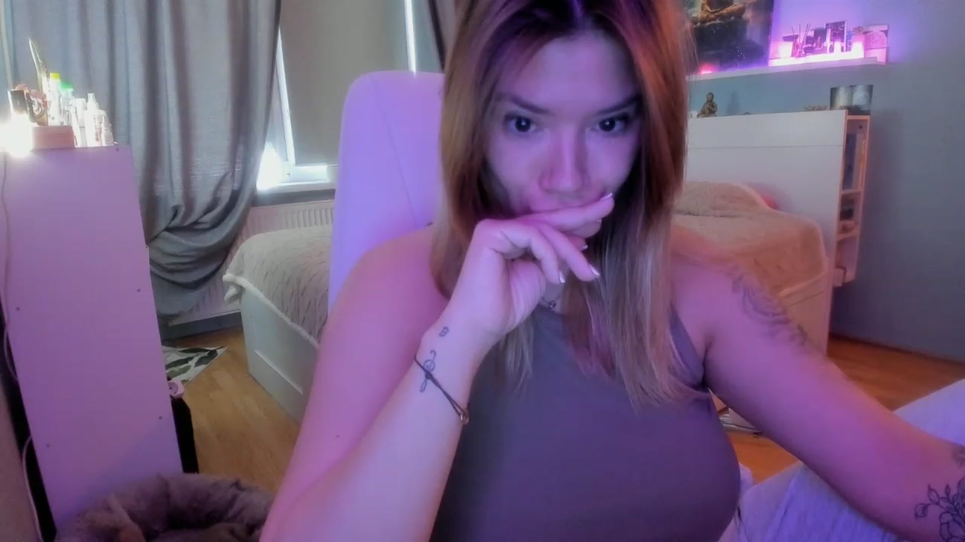 Gallery image thumbnail from NickyBlein's myfreecams stream on, 11/24/2023, 08:21 image 18 of 20